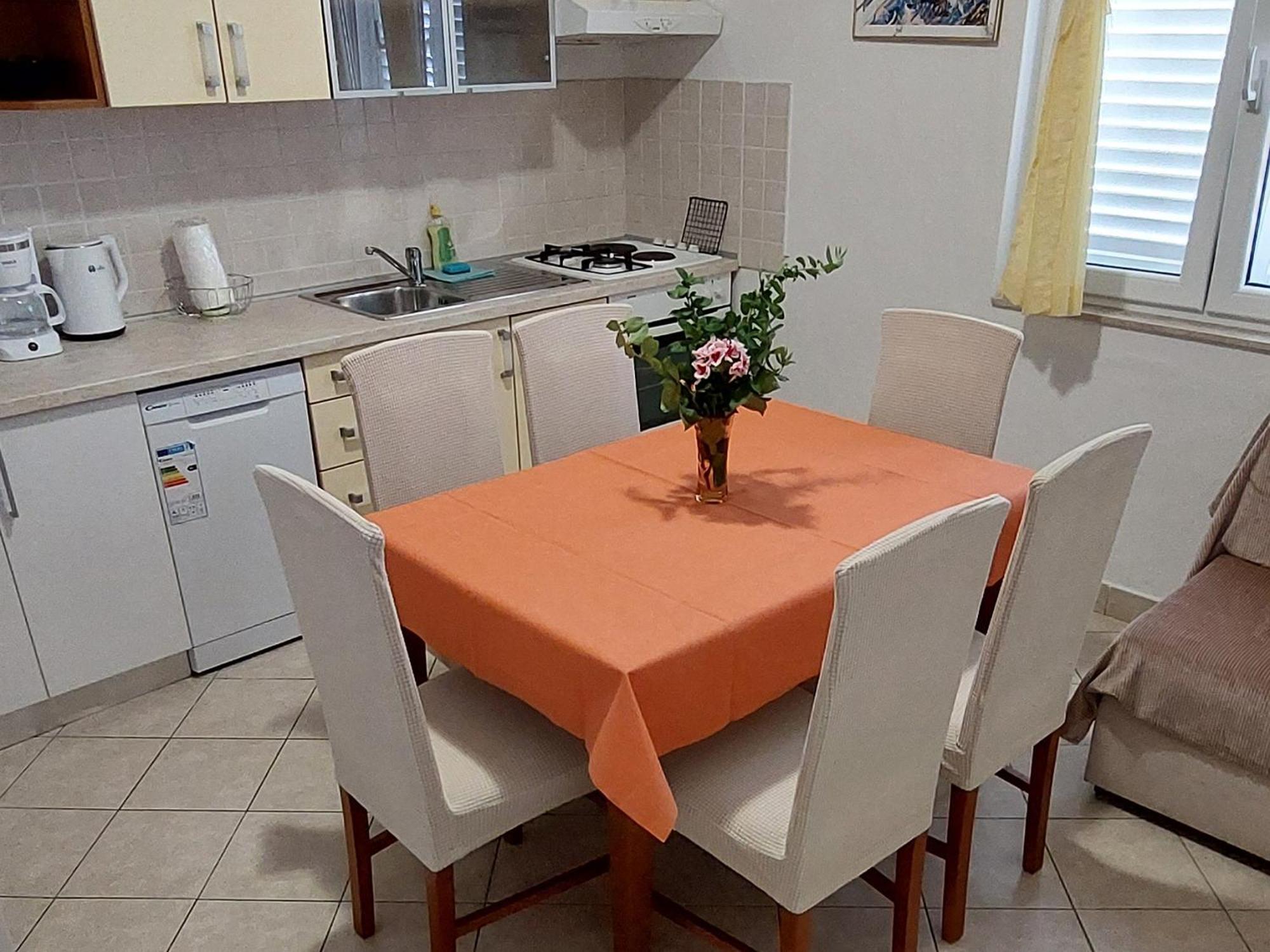 Apartmani Sonja Макарска Екстериор снимка