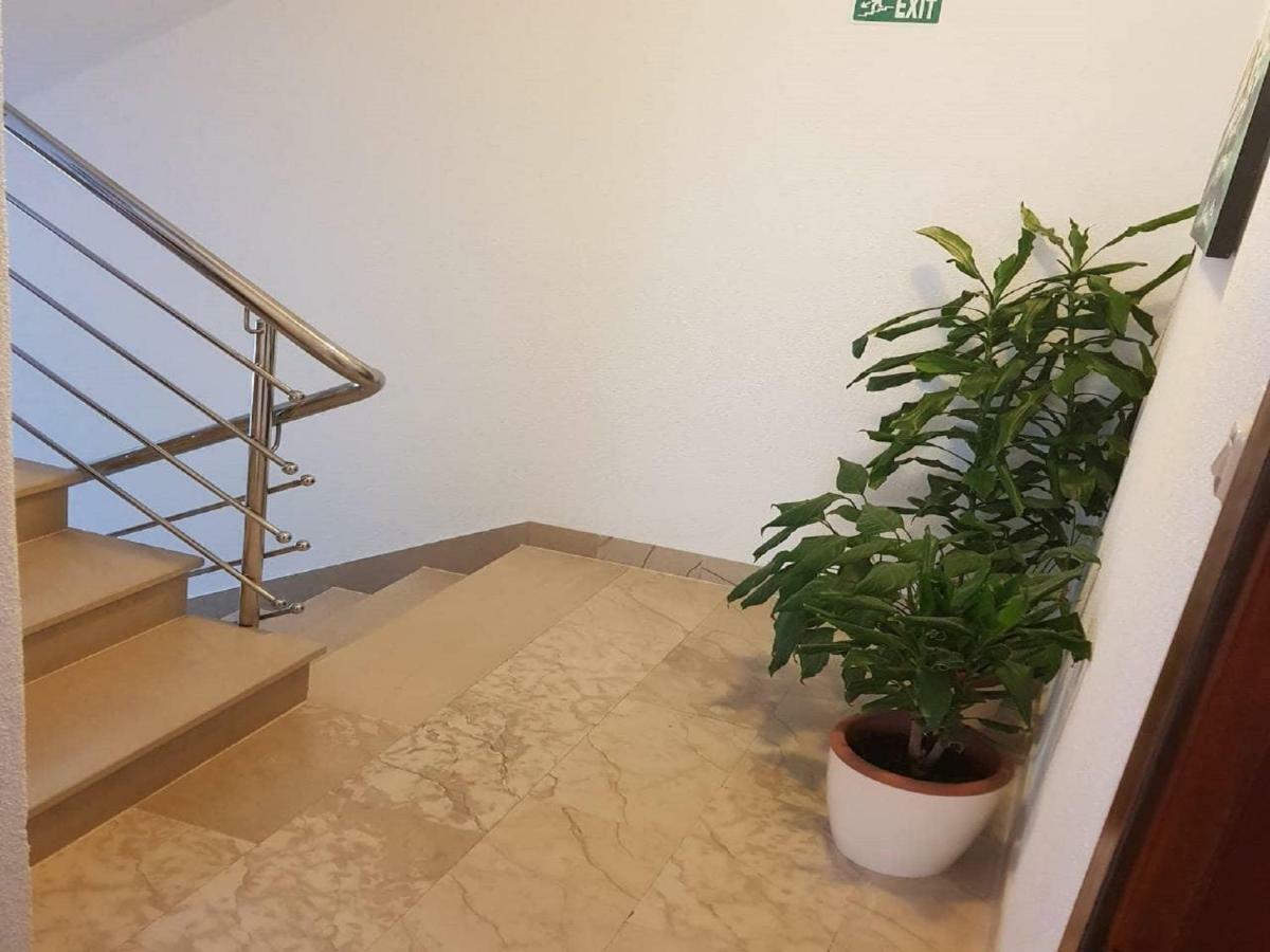 Apartmani Sonja Макарска Екстериор снимка