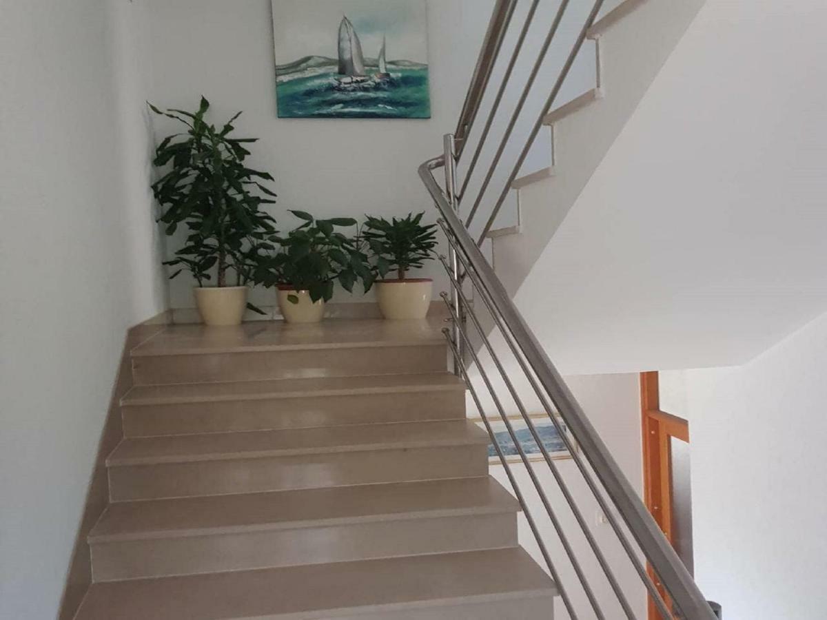 Apartmani Sonja Макарска Екстериор снимка