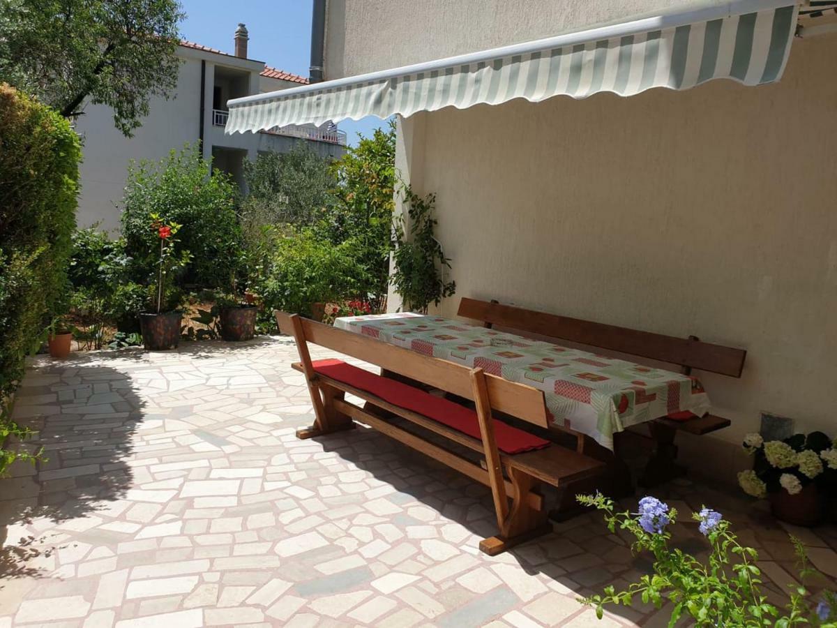 Apartmani Sonja Макарска Екстериор снимка