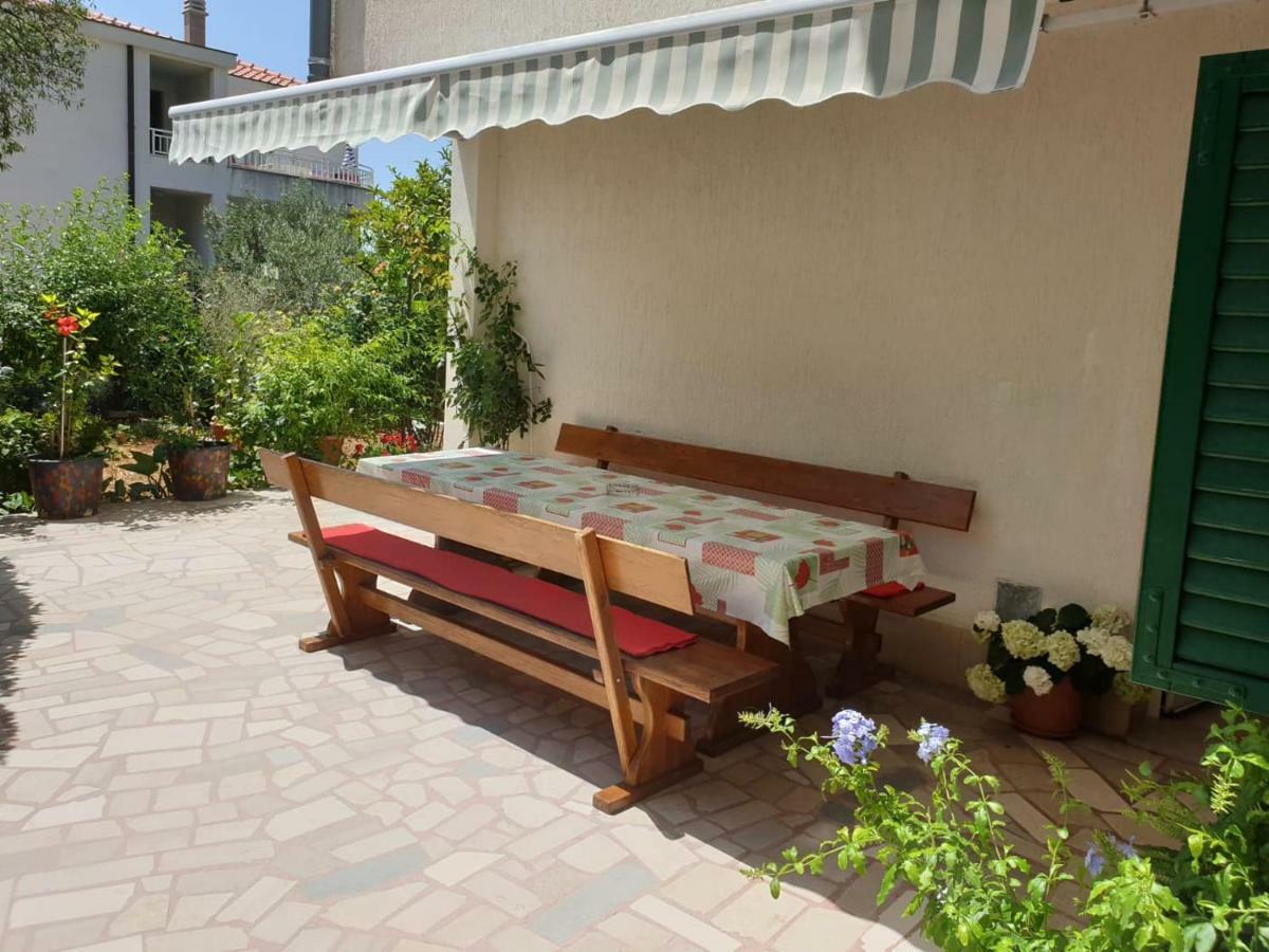 Apartmani Sonja Макарска Екстериор снимка